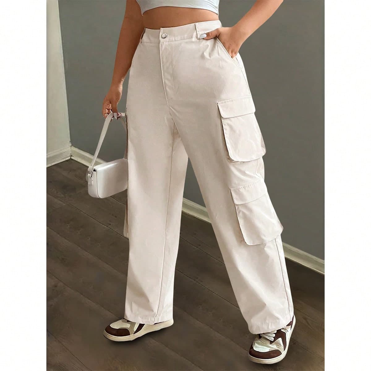 Pantalons de taille grande pour tous les jours avec un design de poche pour une polyvalence dans les assortiments